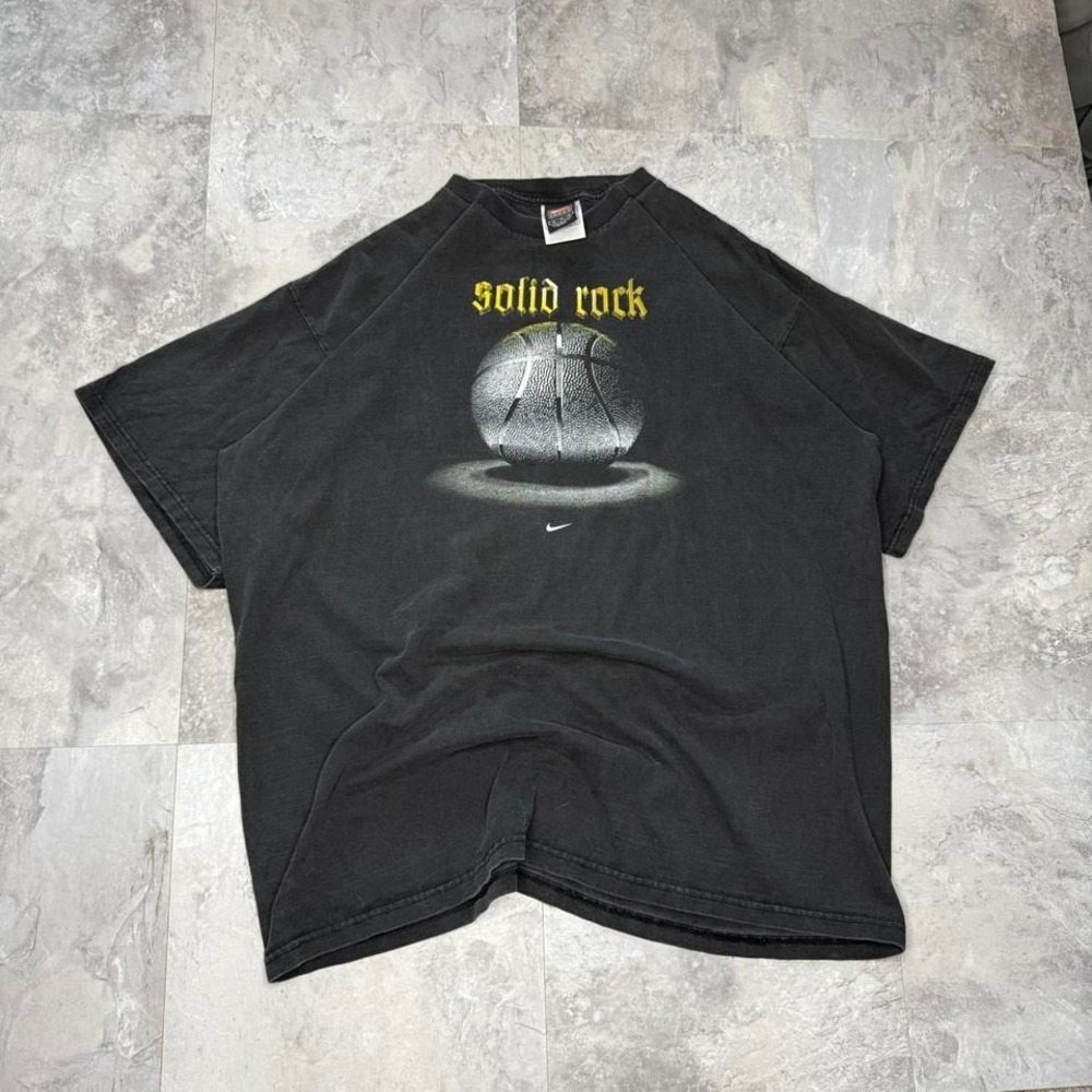 Vintage nike basketball tee